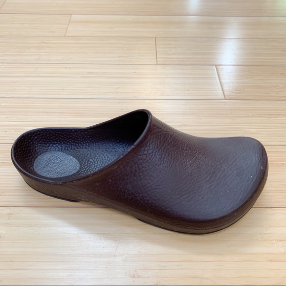 birkenstock waterproof clogs